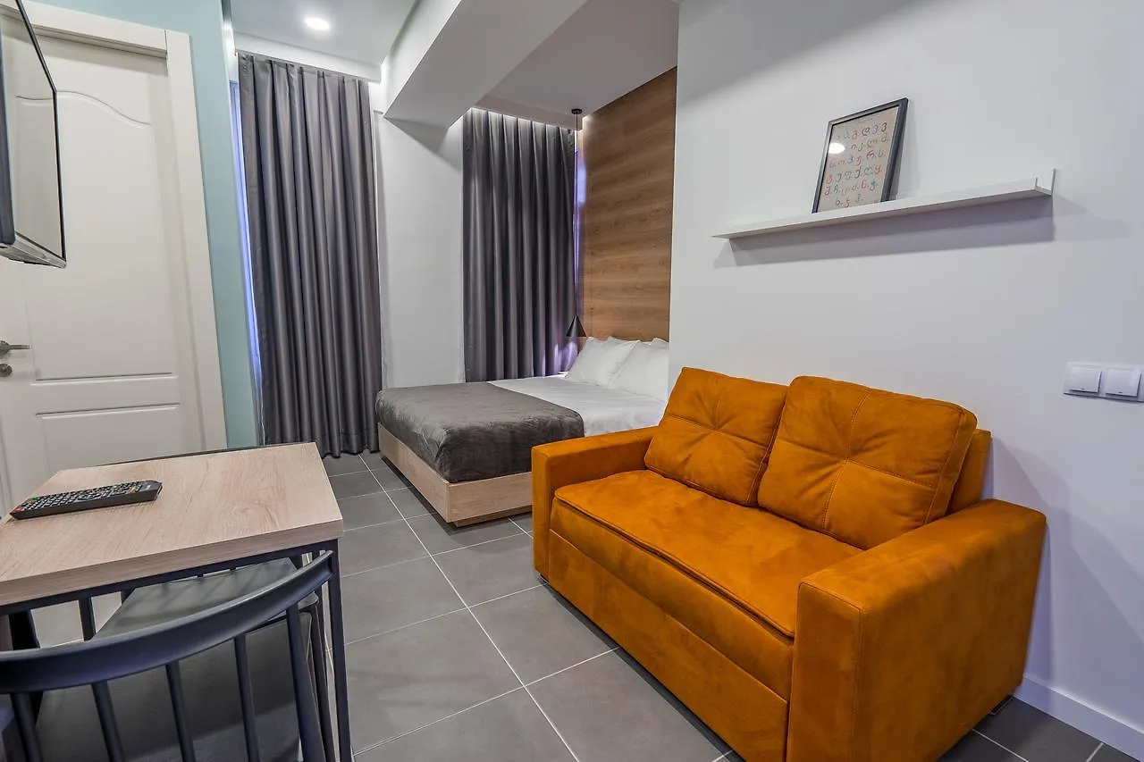 8 Rooms Apartotel On Meidan Tbilisi Apartment