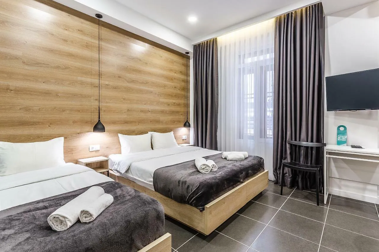 8 Rooms Apartotel On Meidan Tbilisi