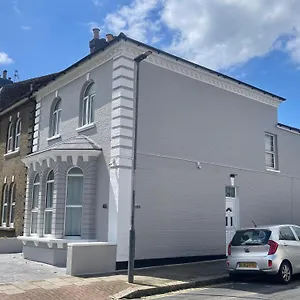 https://tastefully-furnished-6-bedroom.cambridgehotelsuk.com